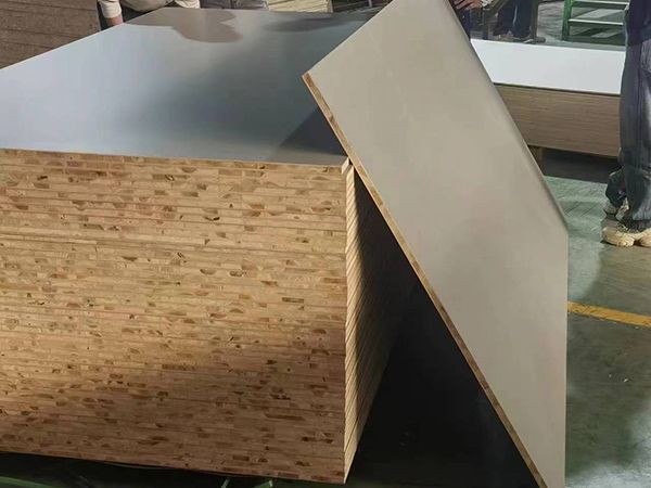 杉木原材料和成品